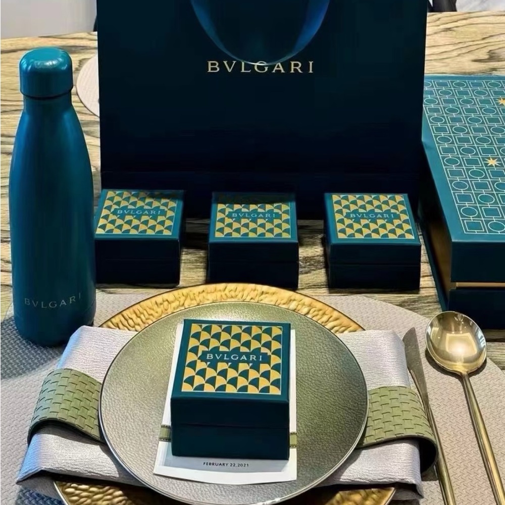 Bulgari Limited Edition Insulated Bottle - Picture 4 of 7